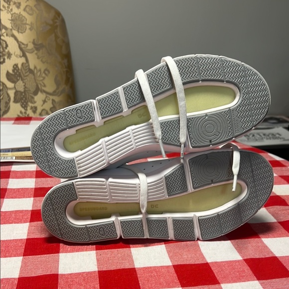 On Running White and Gray Sneakers - Picture 6 of 7